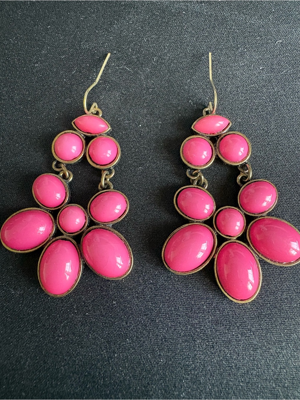 Y2K Hot Pink Statement Dangle Earrings Antique Brass Tone - Picture 11 of 12